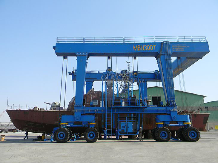 Travel lift