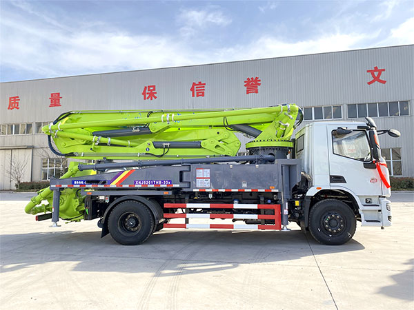 concrete pump truck