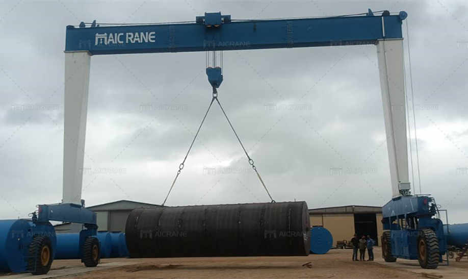 Rubber Tyred Gantry Crane Handling Oil Tank